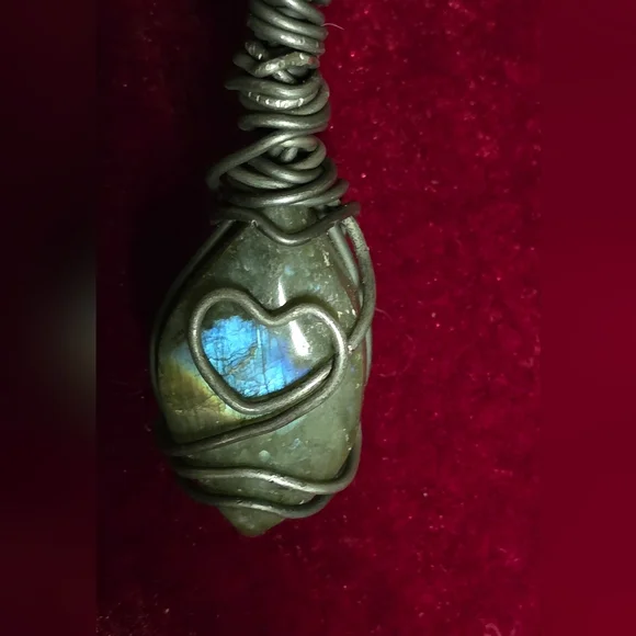 Wire Wrapped Stone Labradorite Pendant Necklace - Picture 5 of 10